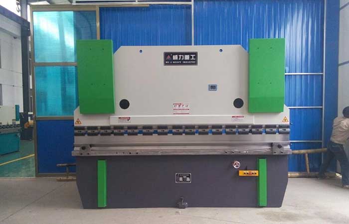 WC67Y-400T/5000液壓折彎?rùn)C(jī),400噸5米液壓數(shù)控折彎?rùn)C(jī)