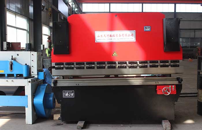 WC67Y-40T/2500液壓折彎機,40噸2米5液壓數(shù)控折彎機