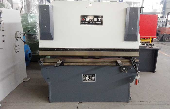 WC67Y-30T/1600數(shù)控液壓折彎機,30噸1米6液壓折彎機