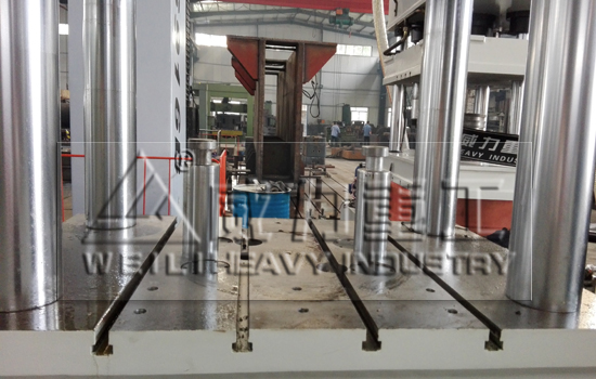 銅皮火鍋拉伸成型液壓機(jī)工作臺(tái)面